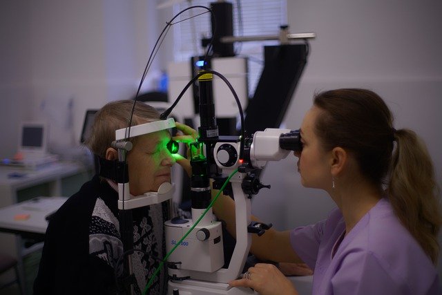 眼の検査